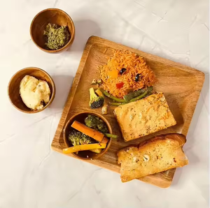 Ensemble de 4 assiettes à dîner en bois carré, écologiques, style classique, pour la maison, l'hôtel, le restaurant, par Crescent Crafts - Product Image 2