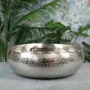 Bol de service tendance en acier inoxydable au style ultra-moderne, parfait pour rehausser le décor de tout espace de salle à manger - Product Image 6