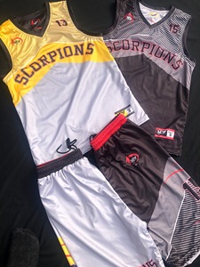 เสื้อยืดทรงบ็อกซี่ คอวี ผ้าตาข่าย ระบายอากาศ สวมใส่สบาย เหมาะสำหรับเล่นบาสเก็ตบอล แฟชั่นทันสมัย ทรงโอเวอร์ไซส์ สีพื้น  แบบสกรีนลาย sublimation แห้งเร็ว - Product Image 6