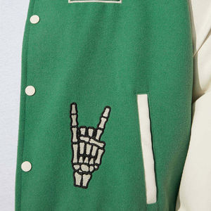 Veste pour homme 2025 veste universitaire pour hommes prix raisonnable logo personnalisé haute qualité confortable dernière mode vente chaude OEM - Product Image 3