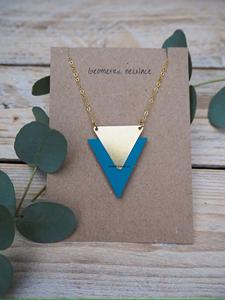 สร้อยคอจี้ไม้ทองเหลืองรูปสามเหลี่ยมขัดเงาเคลือบทองทำมือเป็นมิตรกับสิ่งแวดล้อม |   เครื่องประดับสไตล์โบโฮเรียบง่ายแบบเรขาคณิตสำหรับผู้หญิง - Product Image 5