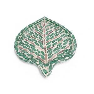 Plato Artesanal Atemporal de Nácar para Decoración de Mesa de Comedor y Uso Interior del Hogar, Procedente de Vietnam - Product Image 1