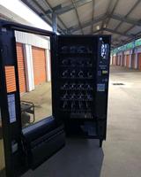 Distributeur automatique de nourriture, en-cas et boissons 24h/24, en vente pour l'Europe/les États-Unis/l'Amérique du Sud/les Émirats arabes unis/l'Asie, avec livraison rapide.