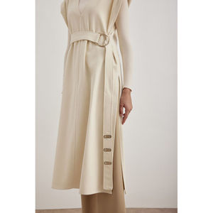 เสื้อคลุมทอสีขาวนวลพร้อมดีเทลเข็มขัด - Product Image 3