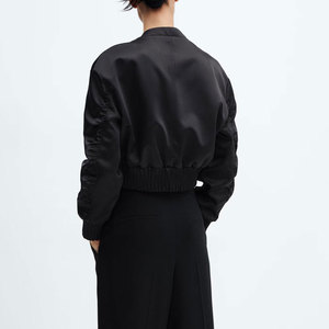 Venta caliente nueva chaqueta Bomber corta para mujer diseño universitario de moda en tela de punto transpirable de manga larga de satén - Product Image 2