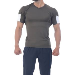 T-shirt de sport personnalisé OEM ODM à séchage rapide, design à empiècements sur le bras, col en V, vêtements de sport, fabricant, nouveau design athlétique - Product Image 4