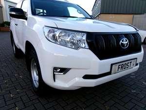 Toyota Landcruiser มือสองพร้อมเบาะหนังสีดำภายในพวงมาลัยซ้ายแบบ FWD - Product Image 5