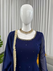 Anarkali de Fiesta/Función de Bajo Presupuesto y la Mejor Calidad, en Seda Georgette Multicolor con Bordado Intenso, Estilo Cuello Redondo y Gran Vuelo - Product Image 4