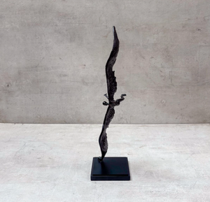 Dernier design Sculpture en métal Ornement enduit de noir pour la décoration de la maison et de l'hôtel Statue pour la décoration de la table et du salon Tarif de gros - Product Image 5