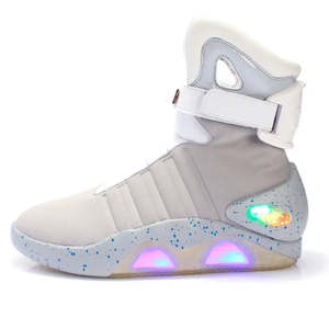 Botas de media pantorrilla estilo Regreso al futuro con forro USB y material de malla - Product Image 1