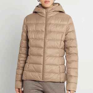Chaquetas antiarrugas para mujer Puffer Precio al por mayor Servicio OEM Nuevo estilo Chaquetas para mujer Chaqueta acolchada transpirable para mujer - Product Image 1