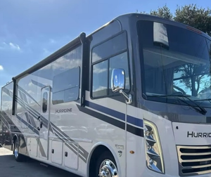 El Mejor Vendedor: Motorhome Usado en Perfecto Estado, Modelo 2025, Thor Hurricane-34J, Disponible - Product Image 1