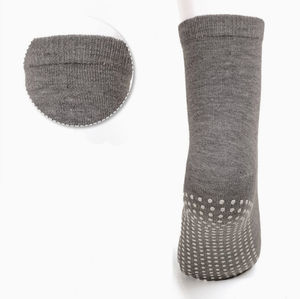 Chaussettes de sport respirantes de qualité supérieure pour homme, 80% coton, pour les sports de plein air, très populaires, vente chaude, avec logo sur le bas - Product Image 2