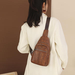 Petit sac à bandoulière résistant à l'eau de la meilleure qualité avec décoration imprimée Sacs à main pour hommes et femmes Sacs à bandoulière - Product Image 5