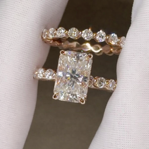 Ensemble de mariage Tishya Diamond 5.16 TCW avec bague de fiançailles en moissanite taille radiant et sertissage pavé, or jaune massif 14 carats, design tendance - Product Image 6