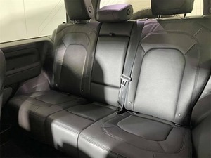 Usado cuidadosamente 2024 L-y Rover Defender 90 P300 S 2dr SUV AWD - Product Image 3