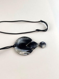 Collar con Colgante de Cuerno de Búfalo, Joyería Tribal Natural y Sostenible para Mujer, Alta Calidad - Product Image 5