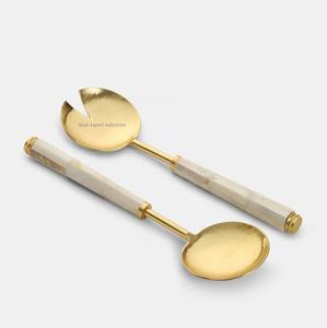 Ensemble de service à salade plaqué or en métal de conception la plus récente avec poignée ronde en nacre pour la maison et le mariage - Product Image 4