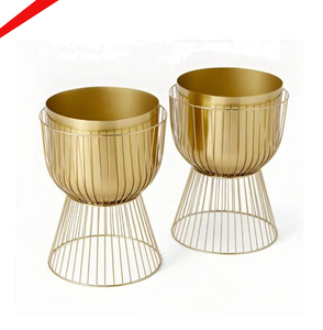 Maceta de metal con acabado dorado de último diseño con soporte para decoración interior y exterior - Product Image 2