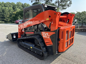 รถตักล้อยางขนาดเล็ก Kubota มือสอง กำลัง 75 กิโลวัตต์ พร้อมบุ้งกี๋ สำหรับงานก่อสร้างฟาร์มและจัดสวน - Product Image 4
