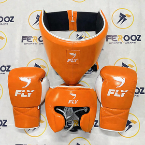 Ensemble de boxe personnalisé FLY rouge et blanc - Gants de boxe - Casque de protection - Protection inguinale - Kit d'entraînement avec logo personnalisé - Protection MMA - Product Image 3