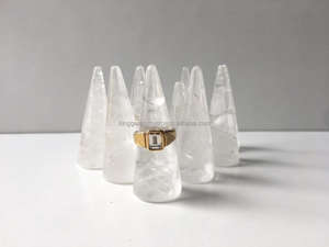 Anillo de Cuarzo Natural Transparente |   Soporte de Cono para Anillo de Cristal |   Exhibidor de Joyería de Piedras Preciosas Pulidas - Product Image 5