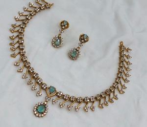 ชุดต่างหูสร้อยคอหิน CZ ทองเหลืองคุณภาพพรีเมี่ยมชุดเคลือบเงาสไตล์คลาสสิกสำหรับชุดเจ้าสาวงานแต่งงานเพทายหลัก - Product Image 2