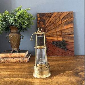 Hermosa Lámpara de Aceite Náutica Vintage Hecha a Mano de Latón y Vidrio, Soporte Hecho a Mano, Lámpara de Alta Calidad - Product Image 1