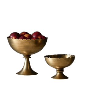 Bol de service vintage en aluminium sur pied avec poignées ornées au design texturé brillant et finition antique - Product Image 3