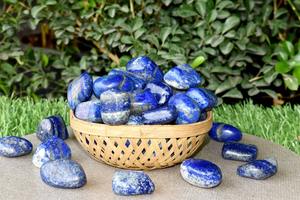 Lapis Lazuli de haute qualité pierres dégringolées cristaux polis en vrac pour la guérison en gros - Product Image 3