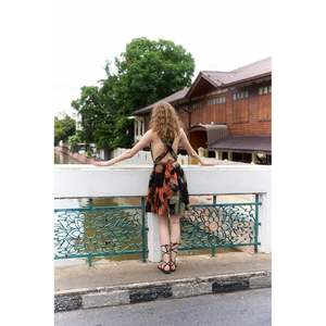 Vestido Mini Tie Dye de Talla Única con Cremallera y Decoraciones de Diamantes, Transpirable, Tejido a Crochet, para Oficina, Estilo Gótico, Elegante, para el Día a Día - Product Image 3