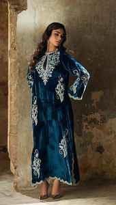 Atuendo Moderno Pakistaní para Eid y Ocasiones Especiales, Hermoso Diseño de Camisa Larga Hecha a Mano - Product Image 2