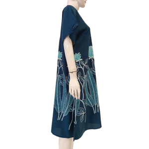 Robe longue asymétrique décontractée et modeste sans manches pour femmes en tissu rayonne par Chrysanta - Product Image 2