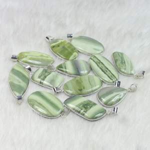 Collier de haute qualité pour femme, plaqué argent, serti d'opale verte, design bohème, bijoux fantaisie, cadeau - Product Image 4