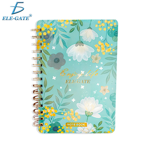 Cuaderno Portátil Coquette con 80 Hojas Rayadas Tamaño A5, Cubierta de PP Coreana - Product Image 1