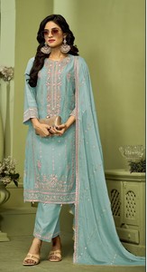 Costume de mariage formel Salwar Kameez en mousseline de soie brodée papillon lourd avec travail manuel vente en ligne - Product Image 4