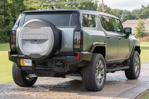 Chevrolet Silverado 3500HD LT Crew Cab Hybride Turbo SUV AWD 2024 d'occasion, cuir foncé, ACC automatique, caméra R15 - Product Image 2