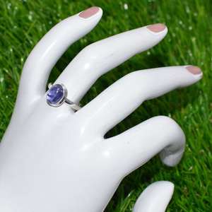 Anillo de Compromiso de Plata de Ley 925 con Tanzanita Natural en Forma Ovalada para Mujer - Regalo para Fiesta - Product Image 4