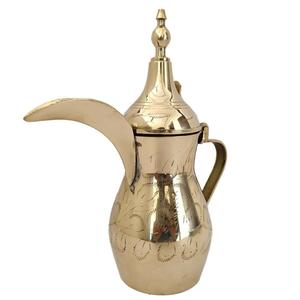 Nouvelle cafetière Dallah artisanale en laiton de haute qualité, design gravé or, pour la maison, les hôtels et les restaurants. - Product Image 1