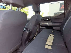 2017 T * oyota Tacoma d'occasion - Product Image 3