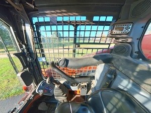 Minicargadora Kubota SSV75 2022: cargadora compacta fiable de 74HP para construcción y agricultura - Product Image 4