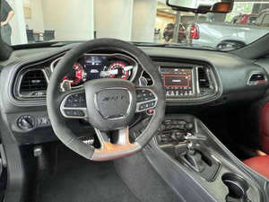 Challenger 2023 2024 Usado, Coupé Deportivo de 2 Puertas, Iluminación LED, Características Interiores Premium, Carrocería Limpia, Confiable, Suministrado desde Japón - Product Image 2