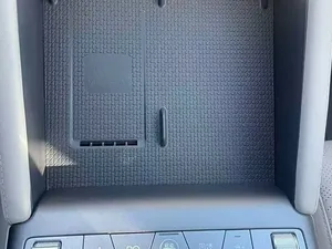 2025 B-Y-D YU-AN UP 45,12 kWh Faible Kilométrage Automatique Toit Panoramique Feux LED Feux Diurnes LED 6 Places Prêt à l'Expédition - Product Image 6