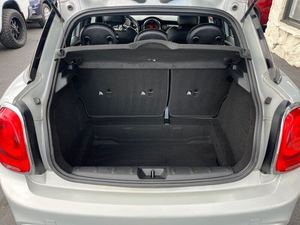 Mini Cooper S 4 portes 2016, cuir foncé, coupé, hayon, traction avant, boîte automatique, taille des pneus R16, conduite à gauche, caméra arrière, 4x4 - Product Image 5