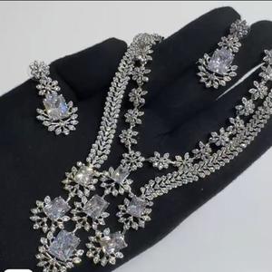 Finition argentée élégante de qualité supérieure AD Stones Look collier avec boucles d'oreilles pour les femmes fêtes de mariage Wear Collection - Product Image 1