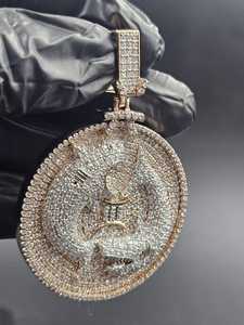 Colgante de plata de ley 925 con diamantes de moissanita VVS de diseño personalizado Iced Out para uso diario, unisex. - Product Image 3