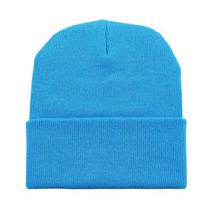 Gorros de Jacquard 100% Acrílico de Buena Calidad para Niñas y Niños, Color Azul Cielo, Diseño Único y Moderno, Ligeros y Cómodos - Product Image 1