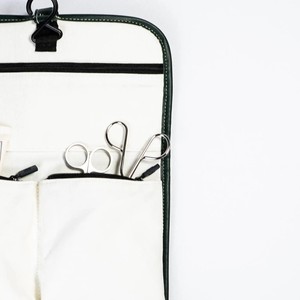 Organizador de cosméticos de viaje con cremallera Logotipo personalizado y diseño Poliéster PU Cuero PVC Bolsa de almacenamiento - Product Image 2