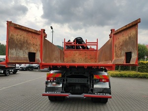 Camión Plataforma Elevadora Telescópica VOLVO FMX 460 Rojo Usado 2019 para Trabajos Aéreos en Altura y Mantenimiento de Infraestructuras - Product Image 4