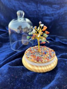 ต้นไม้หินอัญมณีจักระธรรมชาติเจ็ดชิ้นพร้อมฐานอเมทิสต์และโดมแก้วฮวงจุ้ยต้นไม้พลังงานคริสตัลสำหรับตกแต่งบ้านของขวัญ - Product Image 6